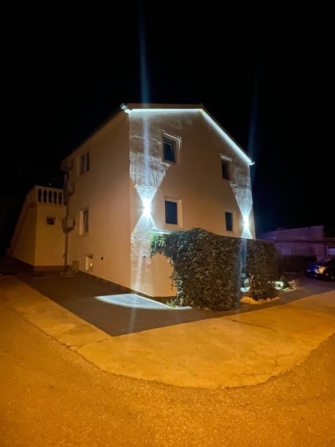 Apartments Frigan Maslenica Kültér fotó