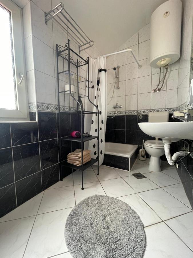 Apartments Frigan Maslenica Kültér fotó